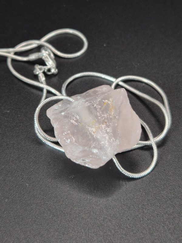 Rosenquarz, groß, an 925er Silberkette