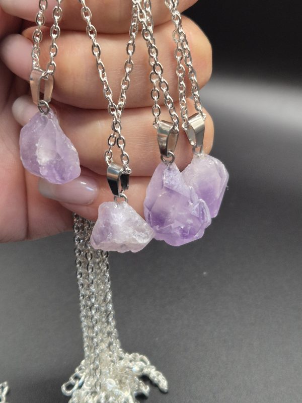 Amethyst an silberfarbener Kette – Bild 5