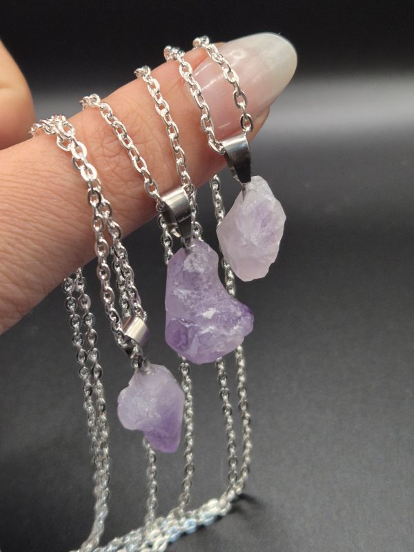 Amethyst an silberfarbener Kette – Bild 4