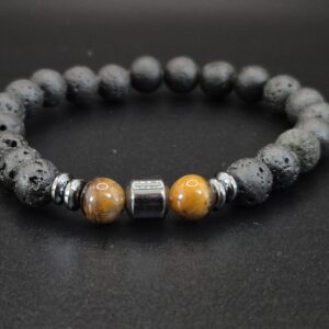 Lava Armband mit Lavaperlen und Tigerauge auf dunklem Hintergrund