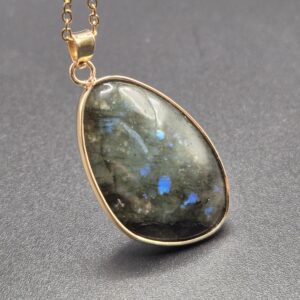 Halskette Labradorit „Schutzraum“